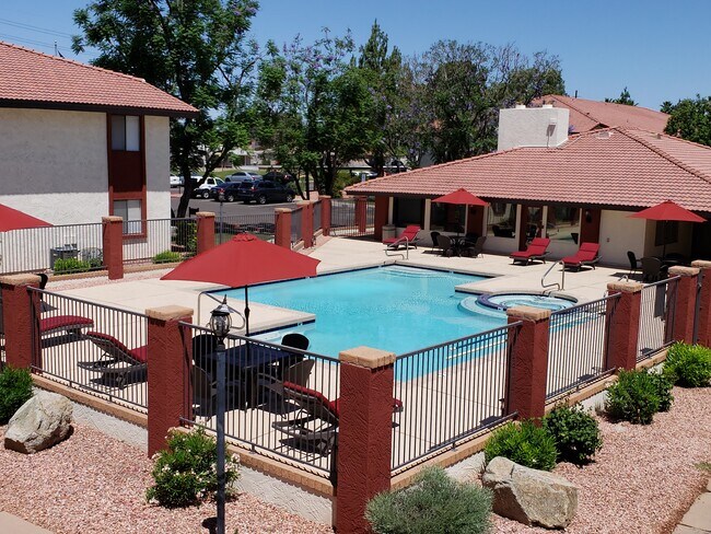 Desert Lakes Apartments, Phoenix, AZ 85051 - photo 3