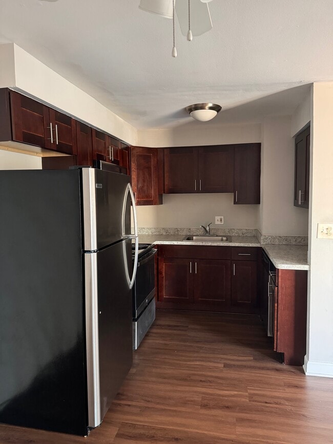 Circle Court, Forest Park, IL 60130 - photo 3