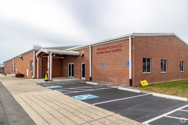 Red Boiling Springs Elementary is the home of the Bulldogs!