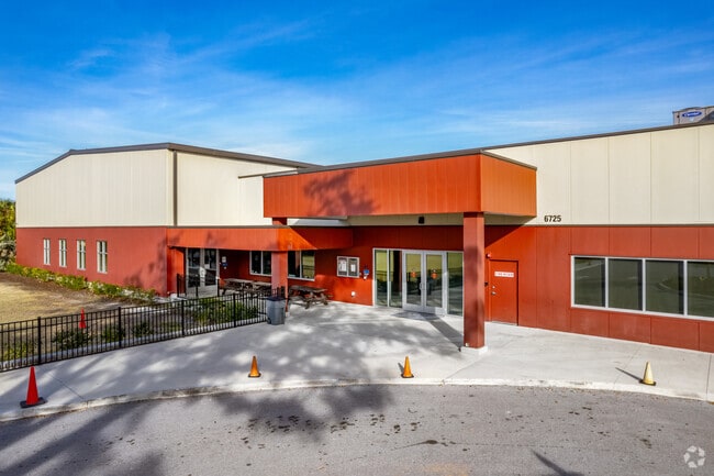 Students from K-8th grade can attend Plato Academy of St.Petersburg.