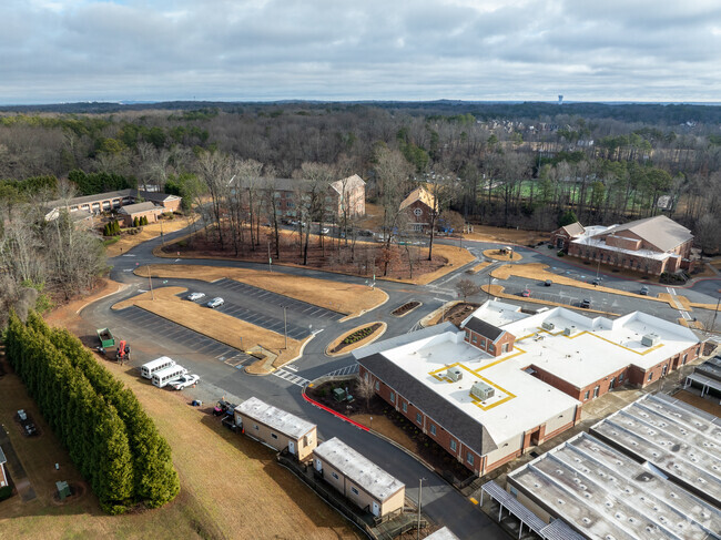 Pinecrest Academy has a Student Teacher Ratio of 7:1.