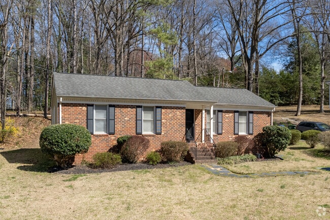 There are a number of different home styles in Huguenot, including the typical ranch.