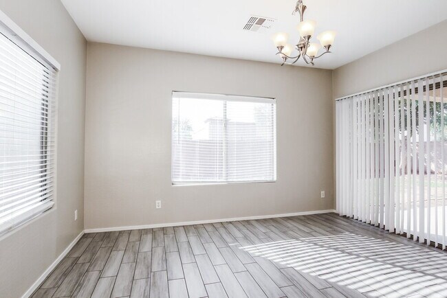 13797 W Redfield Rd, Surprise, AZ 85379 - photo 5