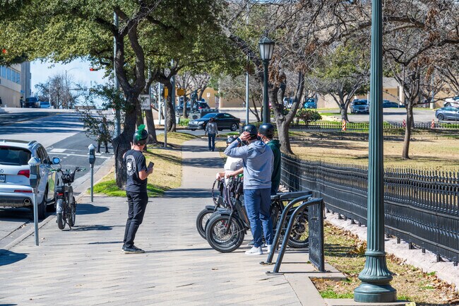 Uptown Austin highlights Capitol charm with guided tours and history.