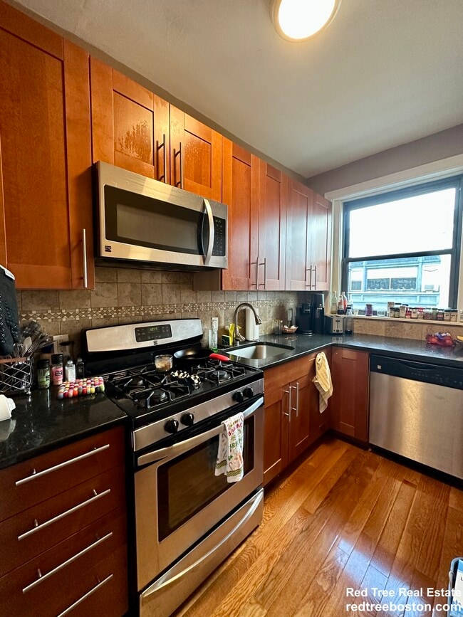 187 Harvard Ave unit 3, Allston, MA 02134 - photo 3