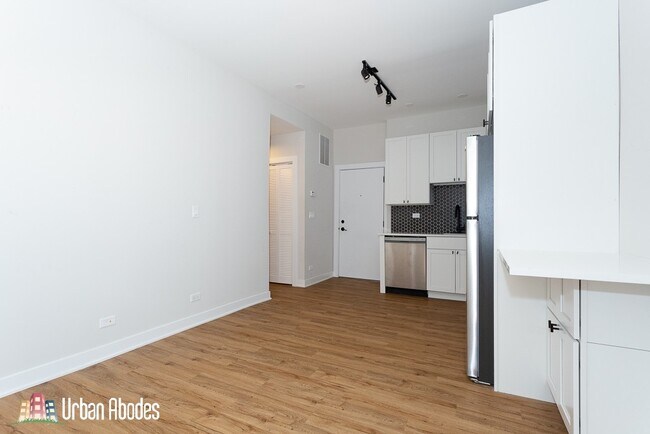 651 W Wrightwood Ave unit A03C, Chicago, IL 60614 - photo 7