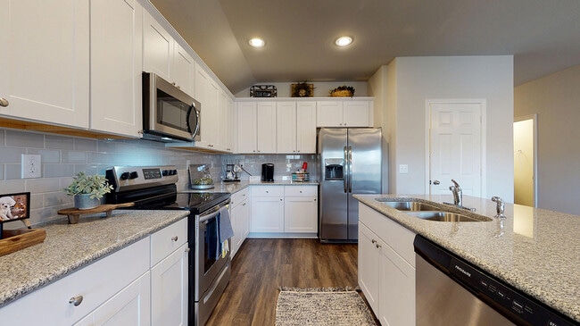 10016 SW 38th St, Mustang, OK 73064 - photo 3