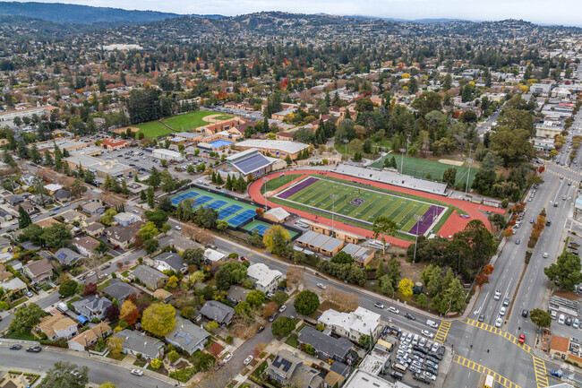 Sequoia High School, Rankings & Reviews - Homes.com