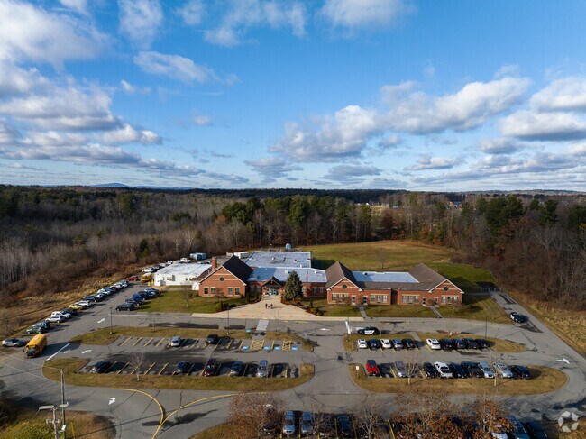 Moose Hill School in Derry, NH offers programs from PreK to Kindergarten.