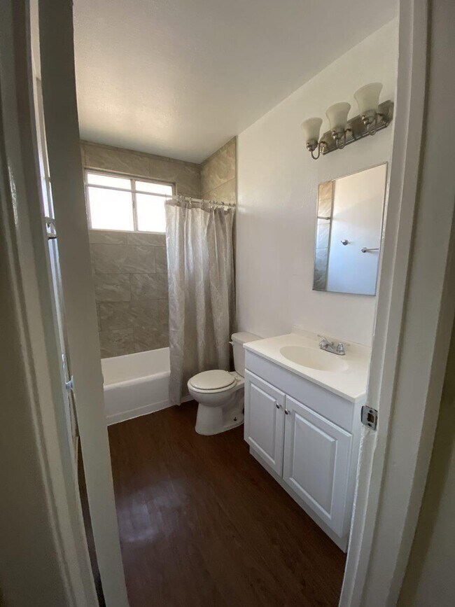 Park Plaza, Reseda, CA 91335 - photo 3