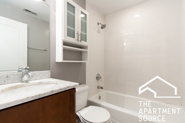 1636 W Grace St unit 1, Chicago, IL 60613 - photo 5