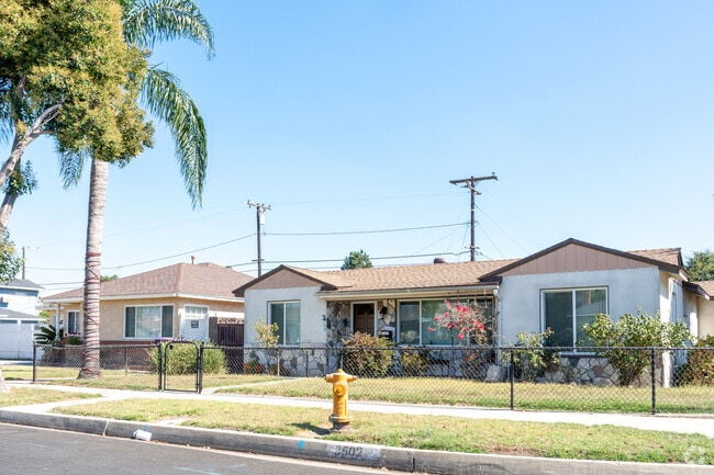 Smaller bungalow-style homes can be found in some parts of Collins in Long Beach, CA.