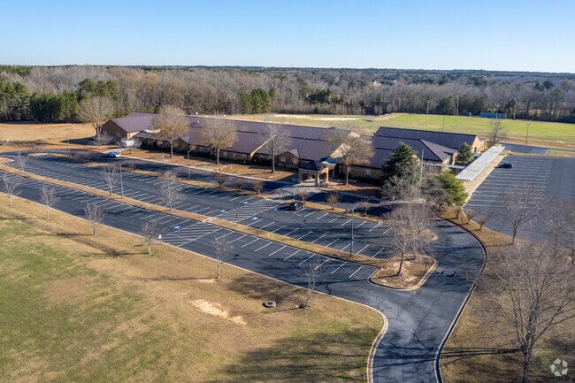 Sara Harp Minter Elementary School is located at 1650 GA-85, Fayetteville, GA 30215.