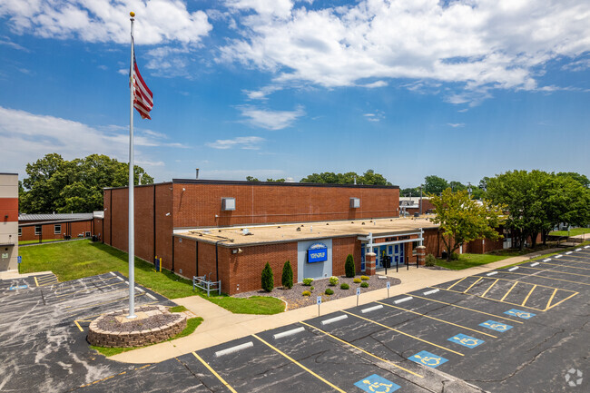 The Billings High School includes Junior High classes for grades 6th through 8th.