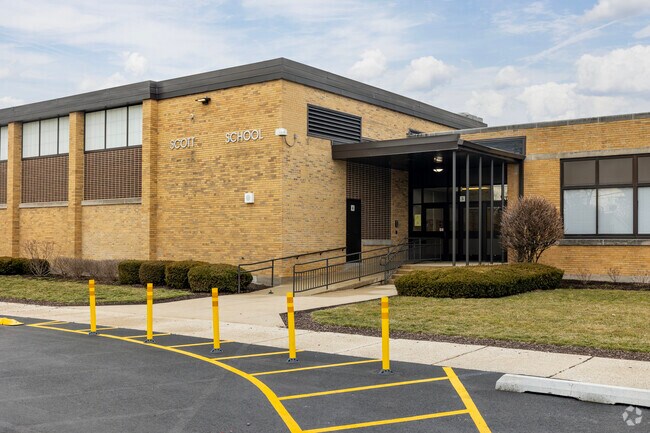 Scott Elementary School in Franklin Park has a student to teacher ratio of 10 to 1.