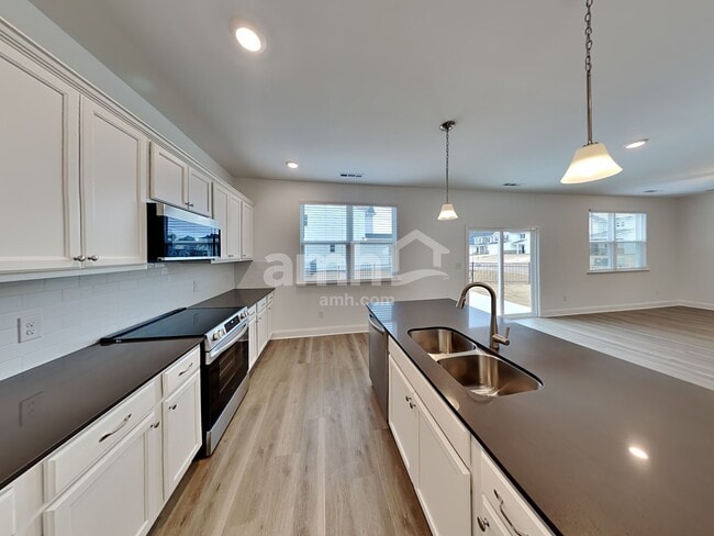 215 Deanscroft Dr, Pickerington, OH 43147 - photo 4