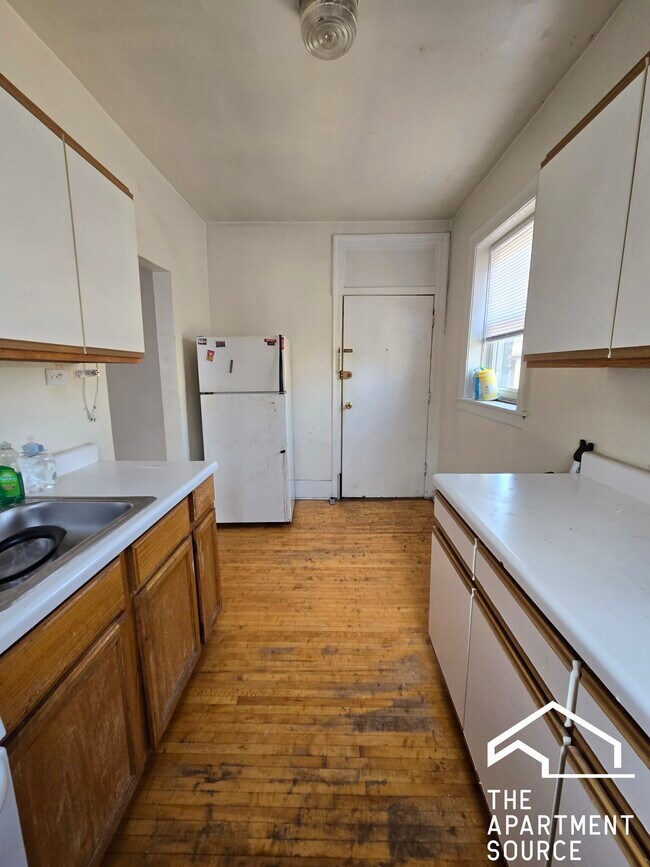 1368 W Estes Ave unit 1N, Chicago, IL 60626 - photo 4