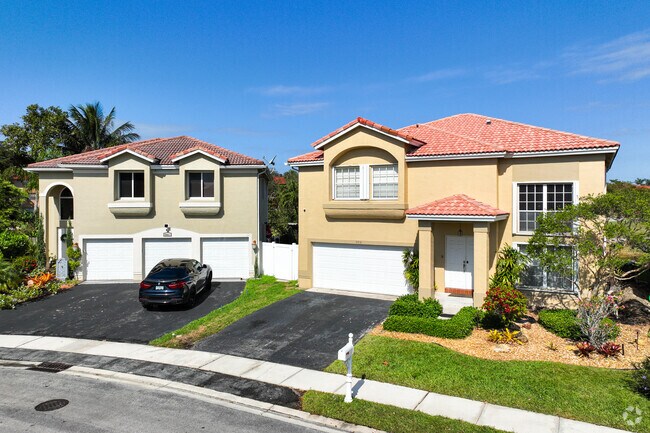 Large single family homes with two to three car garages are available in Margate.