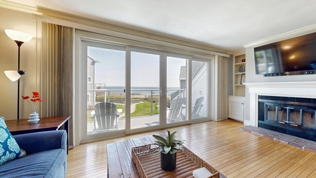 311 Seaside Ave unit 6, Saco, ME 04072 - photo 2