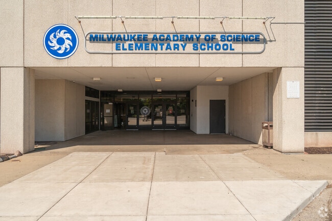 Students excel in academics at Milwaukee Academy of Science, a charter school in Avenues West.