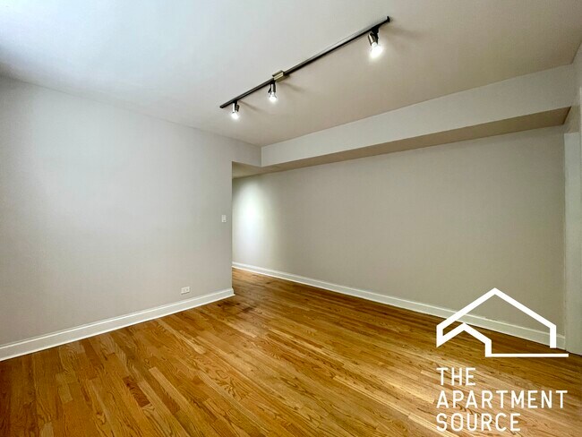 2315 N Rockwell St unit 2, Chicago, IL 60647 - photo 4