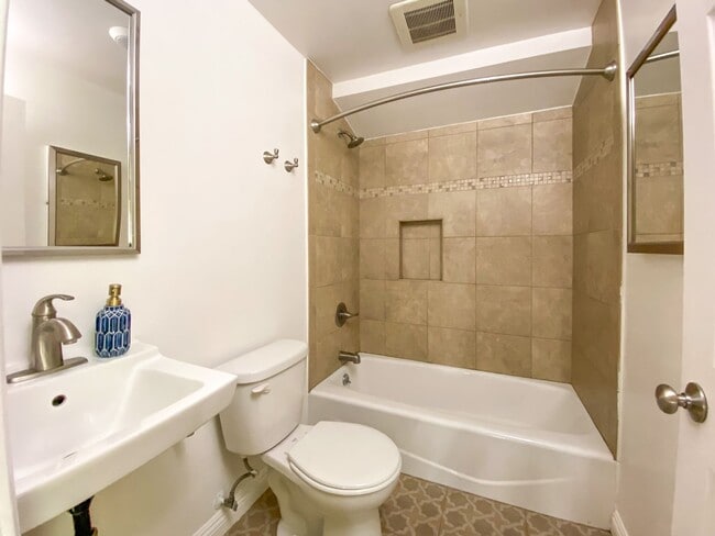 **Charming 3-Bedroom Unit in Prime Los Angeles Location – 3963 Halldale Avenue**, Los Angeles, CA 90062 - photo 7