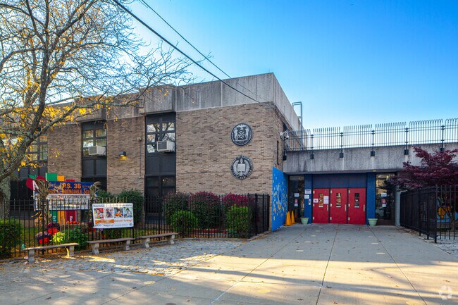 At P.S. 36 teachers help students set individualized goals to meet academic challenges.