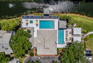 8445 Gardens Cir, Sarasota, FL 34243