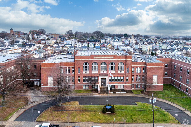 Washington Pre-K & Elementary School is a Public School in Kearny, NJ.