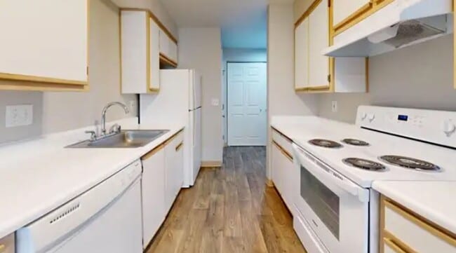 Parkhurst Apartments, Bremerton, WA 98310 - photo 2