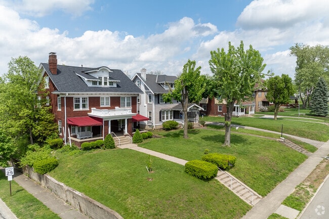 The median home in Highlands was constructed in 1941.