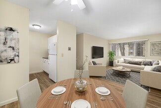 165 Winthrop St, Taunton, MA 02780