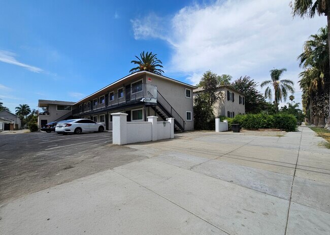 Bahama Palms, Riverside, CA 92501 - photo 2