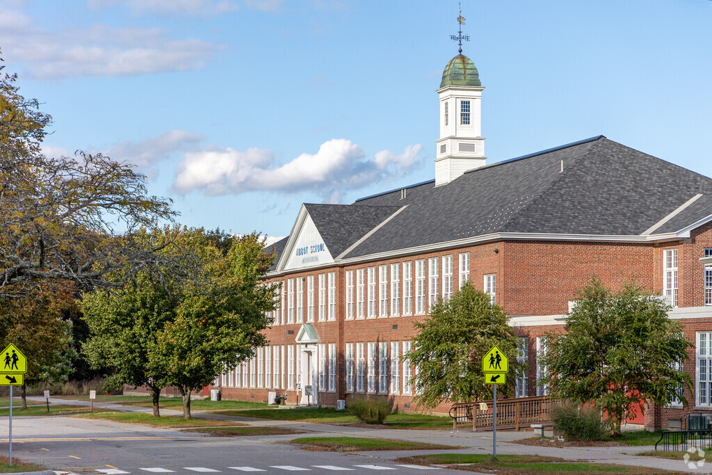 Abbot Elementary School, Westford MA Rankings & Reviews - Homes.com