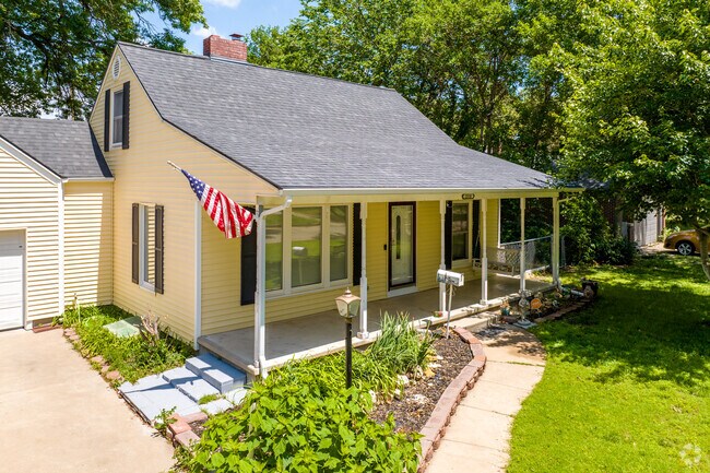 Many of the homes in Schweiter/Mead have small front porches.