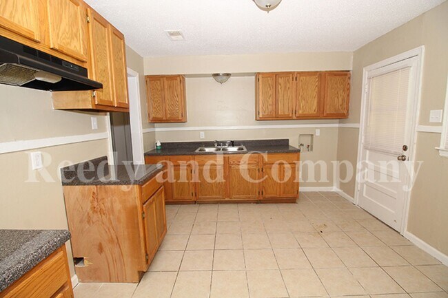 1555 S Perkins Rd, Memphis, TN 38117 - photo 7