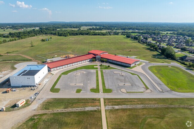 Kids can participate in a variety of competitive athletic programs at Skiatook Elementary.