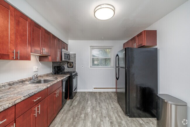 1817 Burnet Ave - Utilities Included, Syracuse, NY 13206 - photo 5