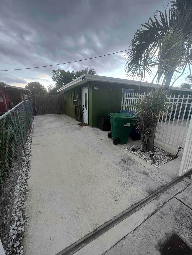 2991 NW 31st Ave, Miami, FL 33142 - photo 4