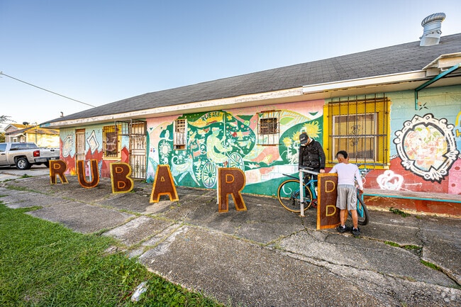 RUBARB Community Bike Shop in the Desire Area is a volunteer run operation.