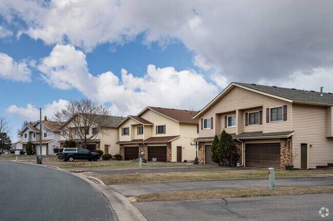 There are rows of townhomes along Unity Ave N on the west side of Willow Lane.