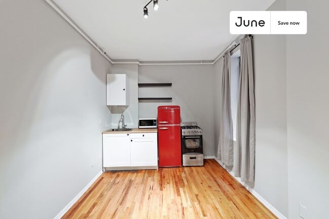 239 W 63rd St unit 3D, New York, NY 10023 - photo 2