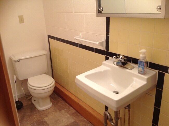 250 Chapel Rd unit 3, Wheeling, WV 26003 - photo 5