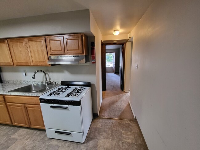 Hallway to bedrooms and bathroom