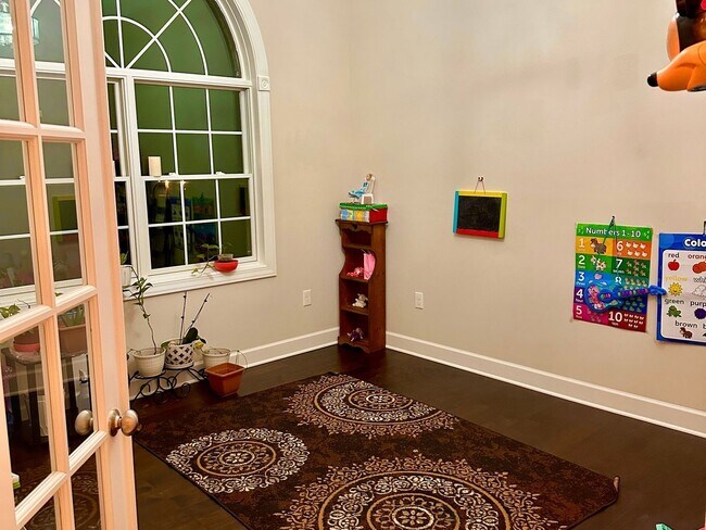 103 Elm St, Imperial, PA 15126 - photo 5