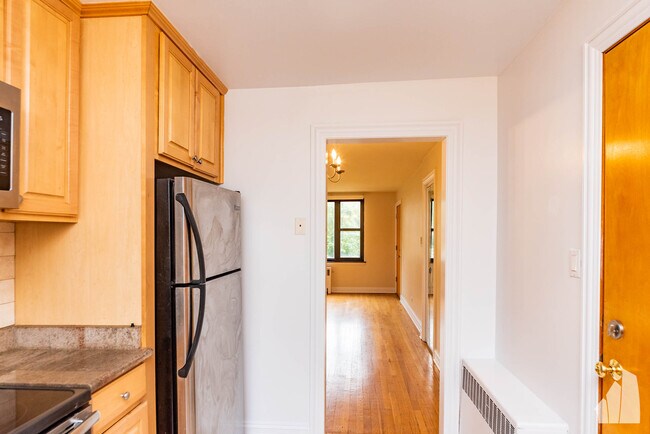 7320 N Ridge Blvd unit 28-1E, Chicago, IL 60645 - photo 5