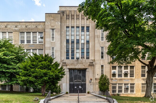 71.1% of Weequahic High students are eligible for free lunch, 7.7% for reduced-cost lunch.