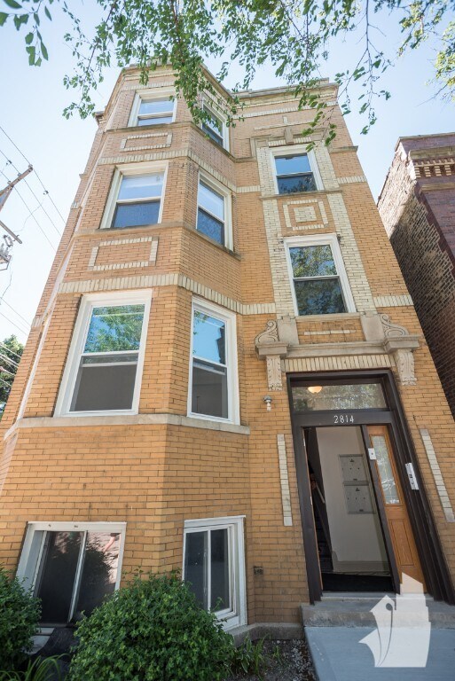 2814 N Troy St Unit 2R, Chicago, IL 60618