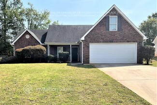 142 Mcarthur Dr, Locust Grove, GA 30248