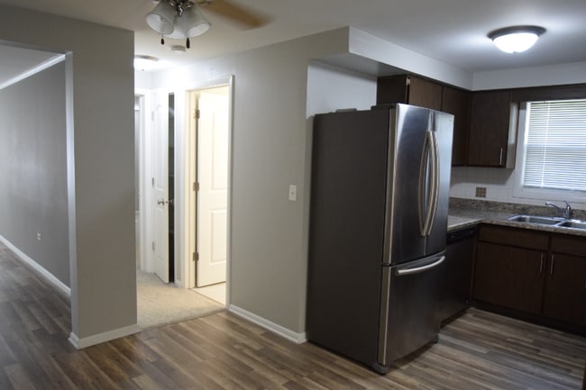 1469 Ashland Ave unit N, Des Plaines, IL 60016 - photo 3